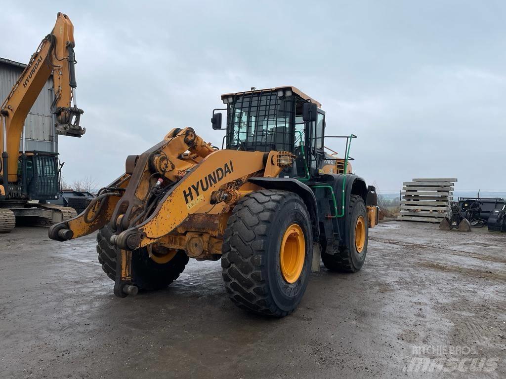 Hyundai HL 770-9 A لوادر بعجل
