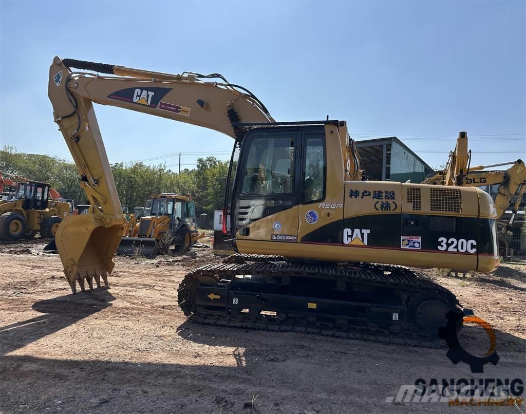 CAT 320 C حفارات زحافة