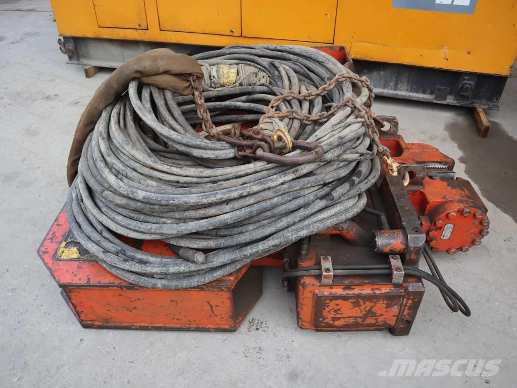 PTC 2313 مطارق دق خوازيق هيدروليكية