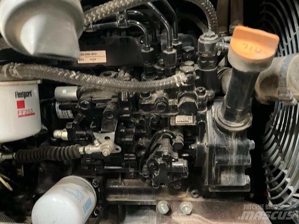 Komatsu PC 55 MR-3 حفارات صغيرة أقل من 7 طن (حفارات صغيرة)