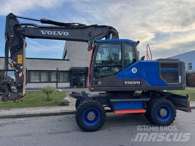 Volvo EW 180 E حفارات بعجل