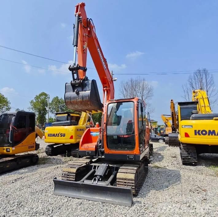 Doosan DX75-9C حفارات وسط 7 طن - 12 طن