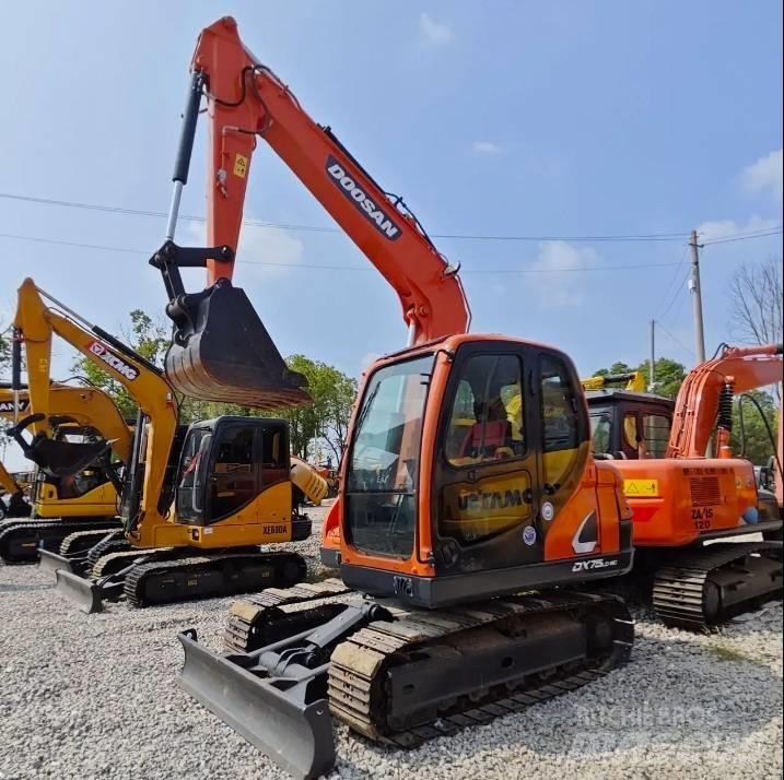 Doosan DX75-9C حفارات وسط 7 طن - 12 طن