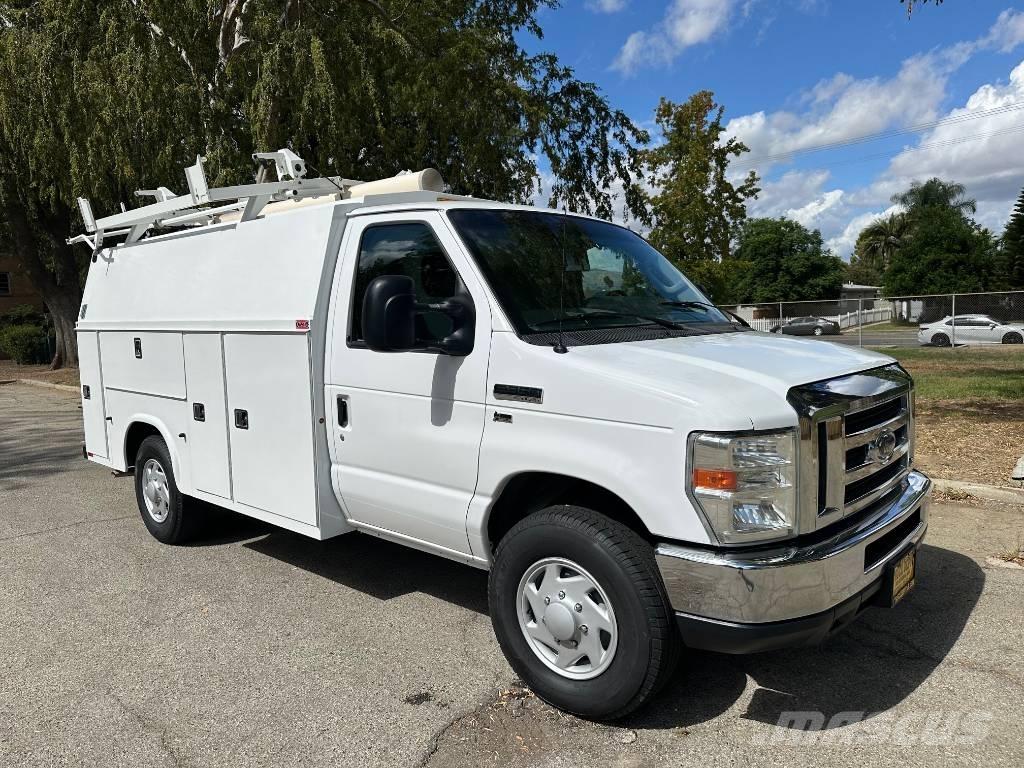 Ford E 350 شاحنات خفيفة/مفصلية الجوانب