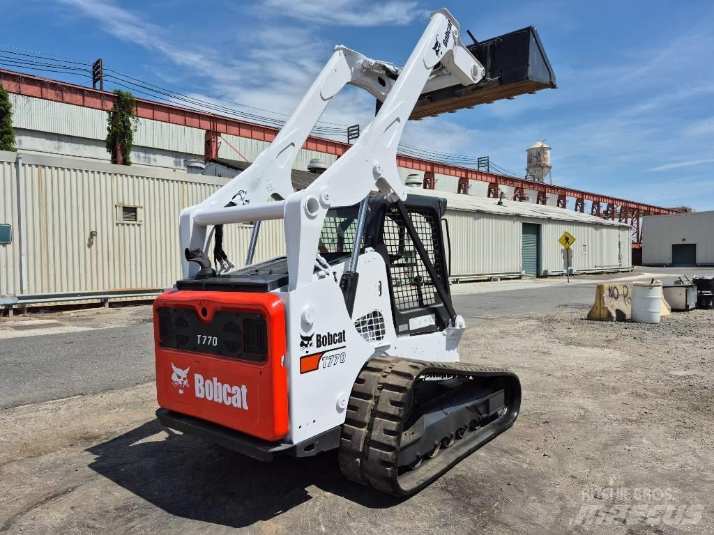 Bobcat T 770 لوادر انزلاقية التوجيه