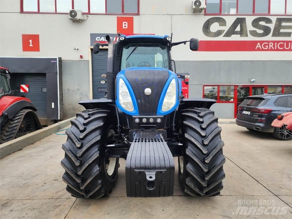 New Holland T8.300 الجرارات