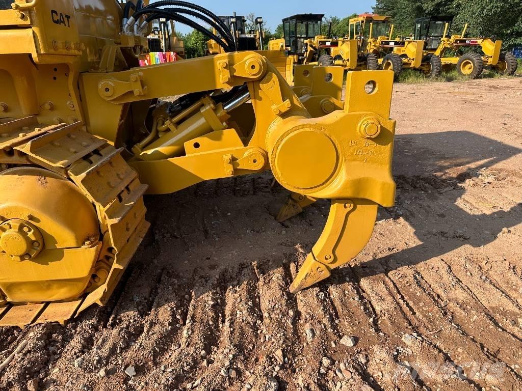 CAT D7G بلدوزرات مجنزرة