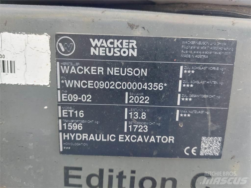 Wacker Neuson ET16 حفارات زحافة