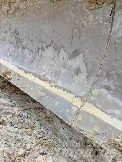 CAT 973C - لوادر بعجل