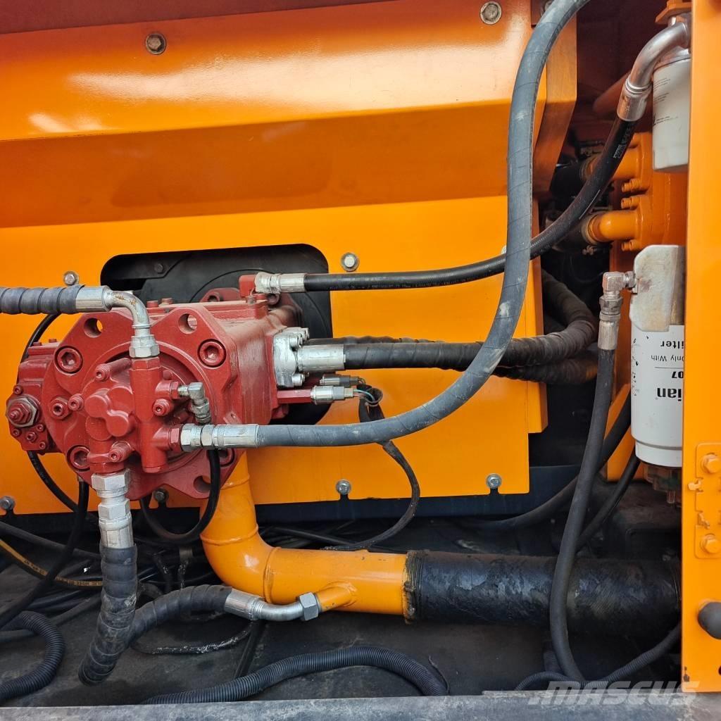 Hyundai 305 LC-9T حفارات زحافة