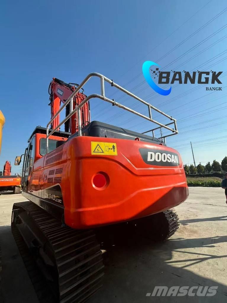 Doosan 340 حفارات زحافة