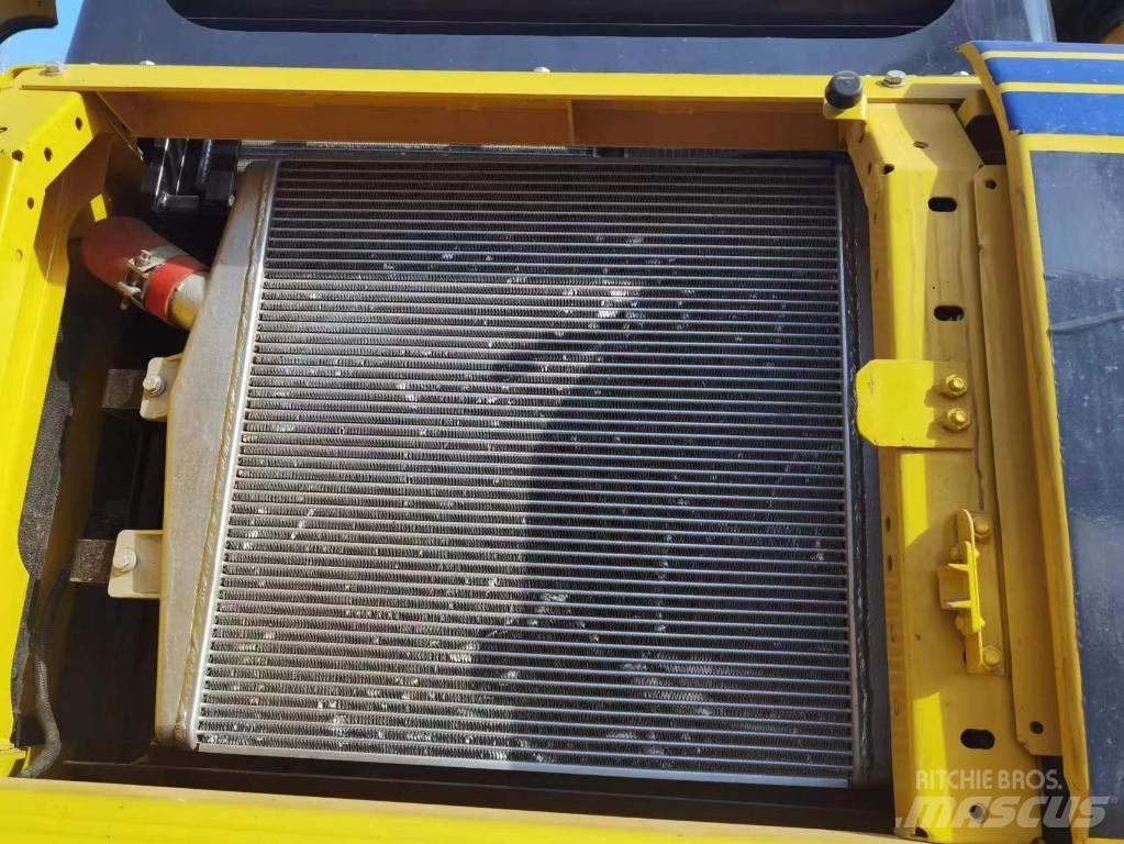 Komatsu PC 450-8 حفارات زحافة