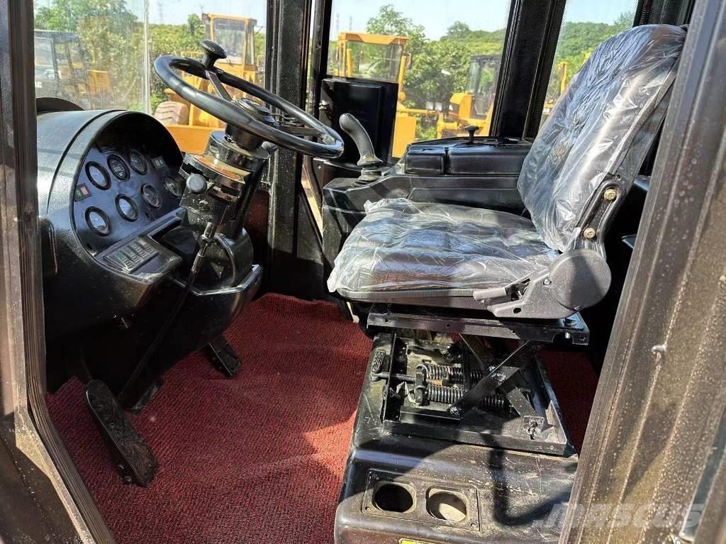 CAT 966H لوادر بعجل