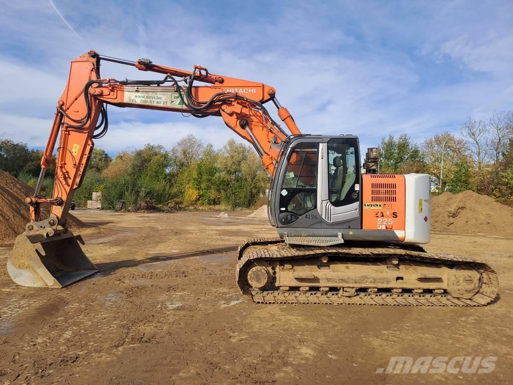 Hitachi ZX225USLC-3 حفارات زحافة