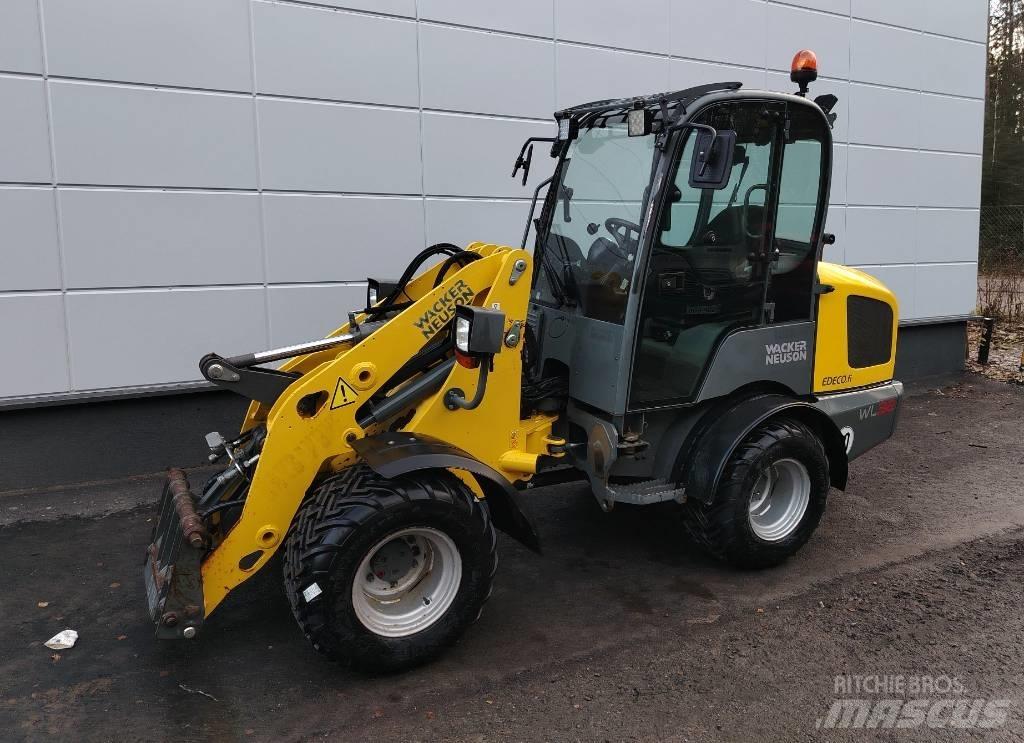 Wacker Neuson WL 32 لوادر بعجل