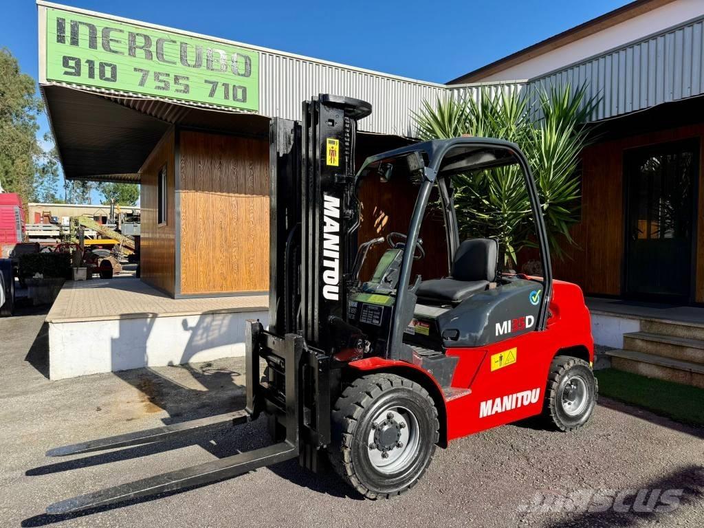 Manitou MI 35 D شاحنات الديزل
