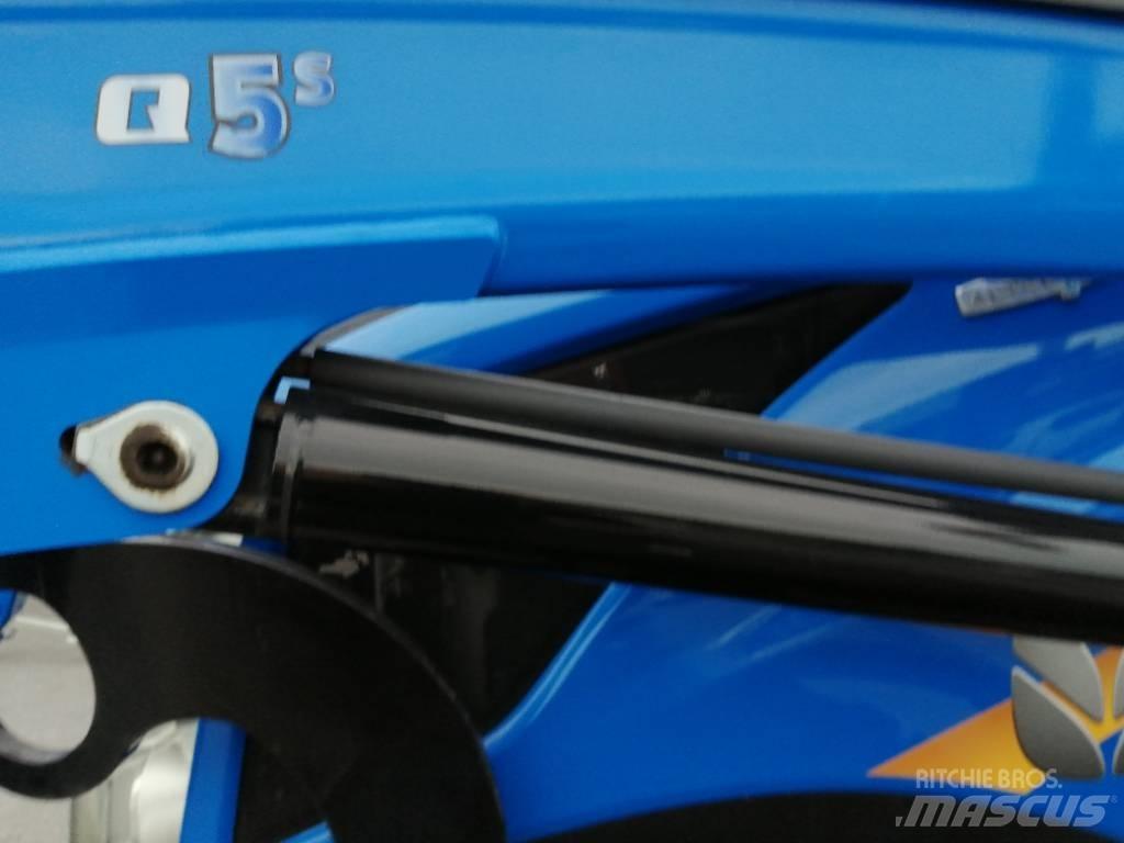 New Holland T6.180AC الجرارات