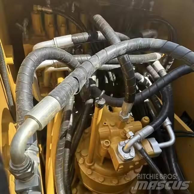 CAT CAT320D حفارات زحافة