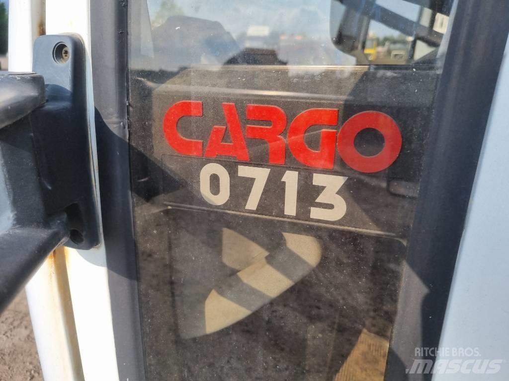 Ford CARGO 0713 شاحنات أخرى