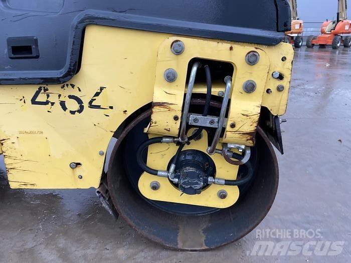 Bomag BW 80 AD-5 مداحل ثنائية الاسطوانة