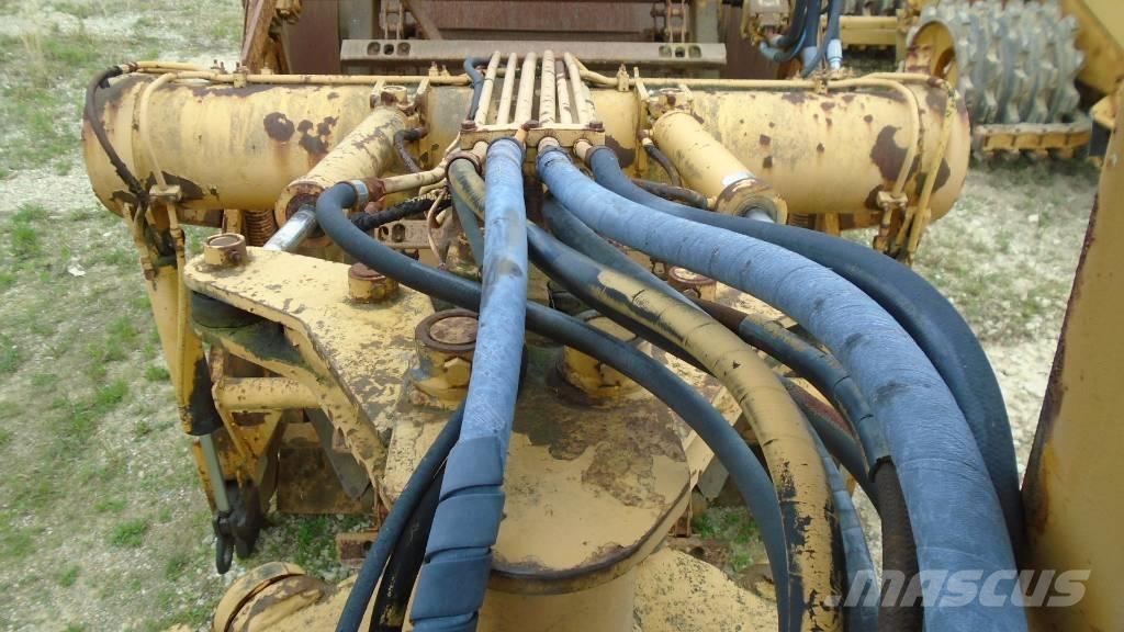 International 412B كاشطات