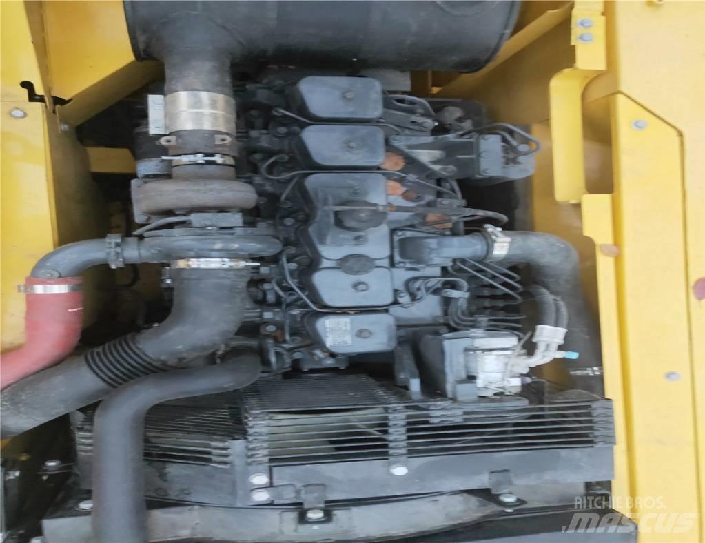 Komatsu PC200-7 حفارات زحافة