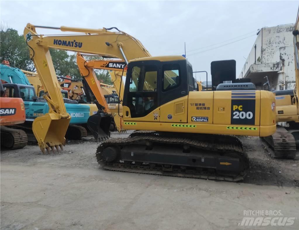 Komatsu PC200-7 حفارات زحافة