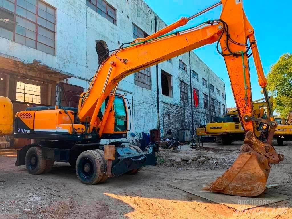 Hyundai R210W-9T حفارات زحافة