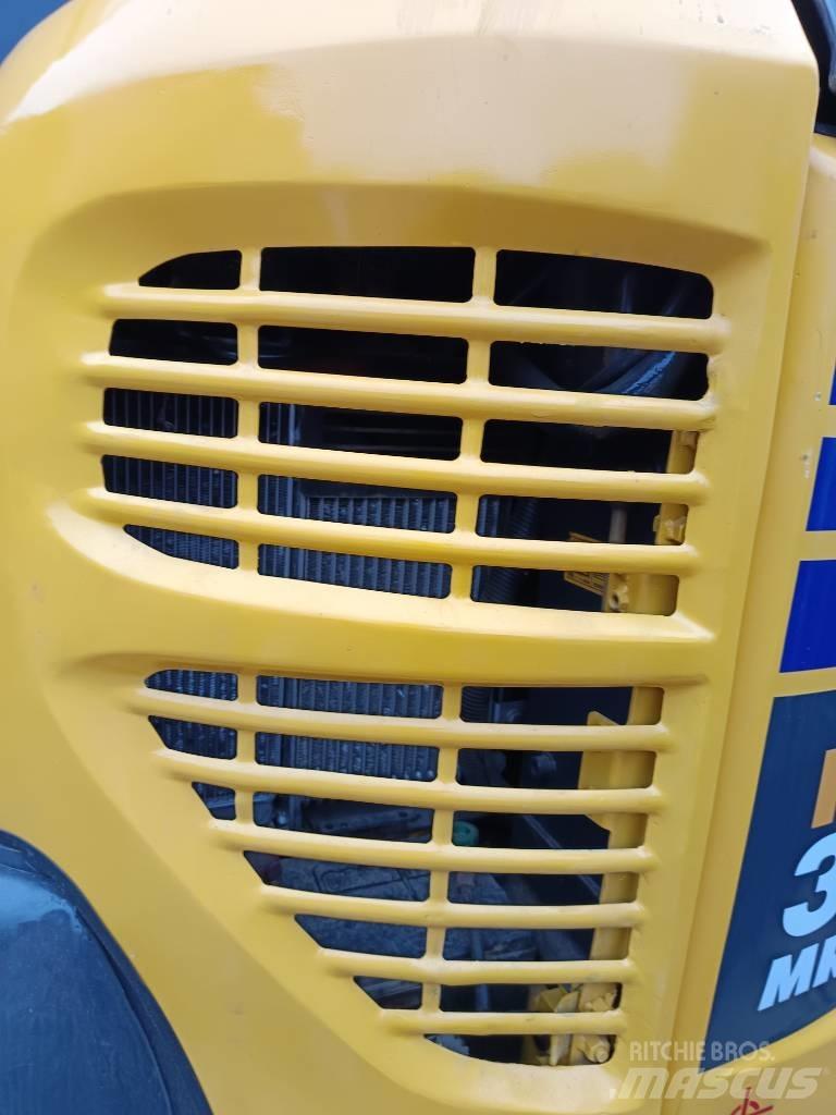 Komatsu PC 35 MR حفارات صغيرة أقل من 7 طن (حفارات صغيرة)