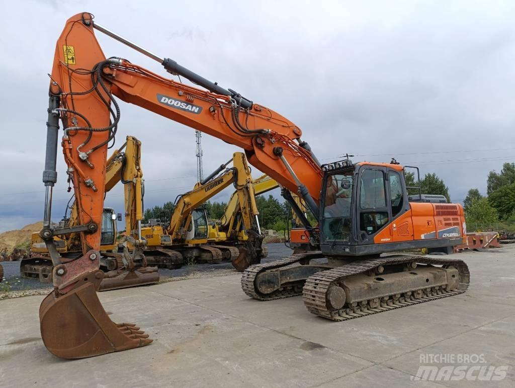 Doosan DX 255 LC-5 حفارات زحافة