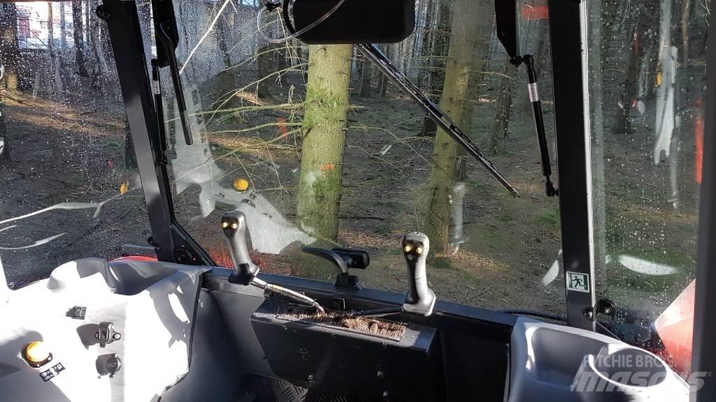 Kubota M 5-092 الجرارات