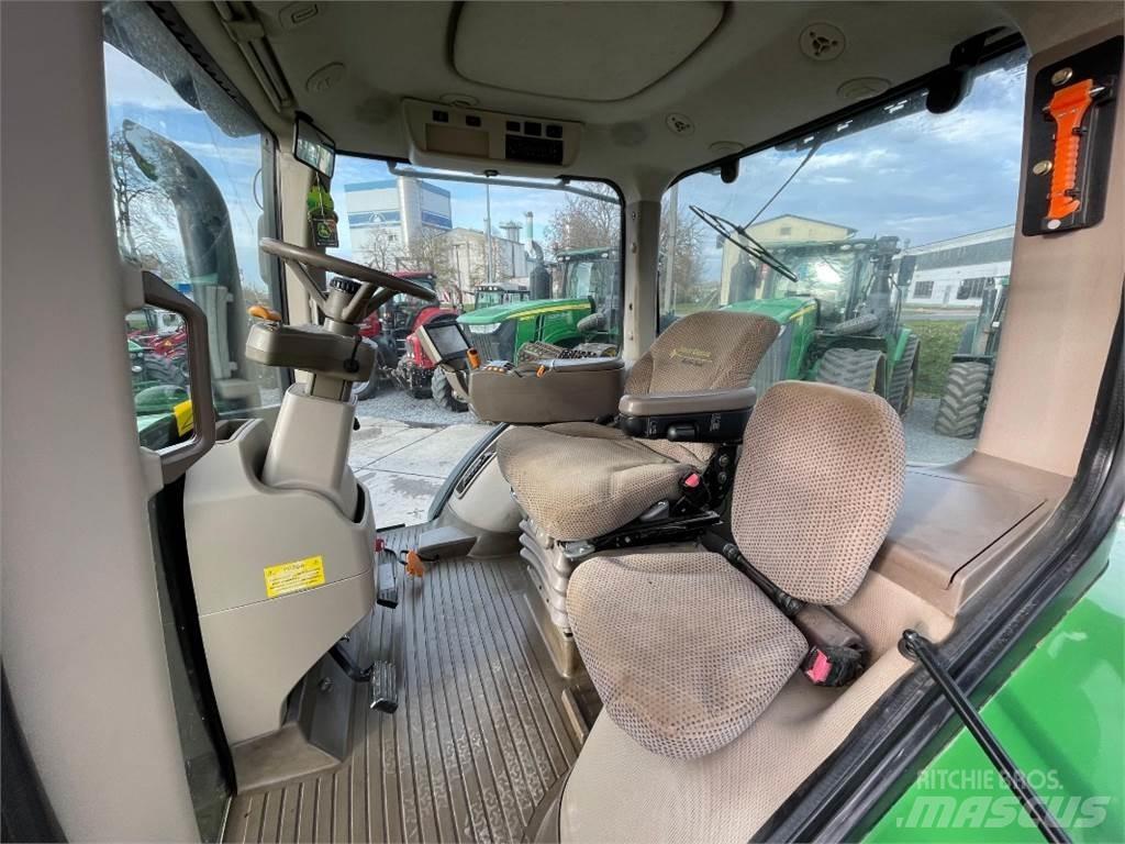 John Deere 7230 R الجرارات