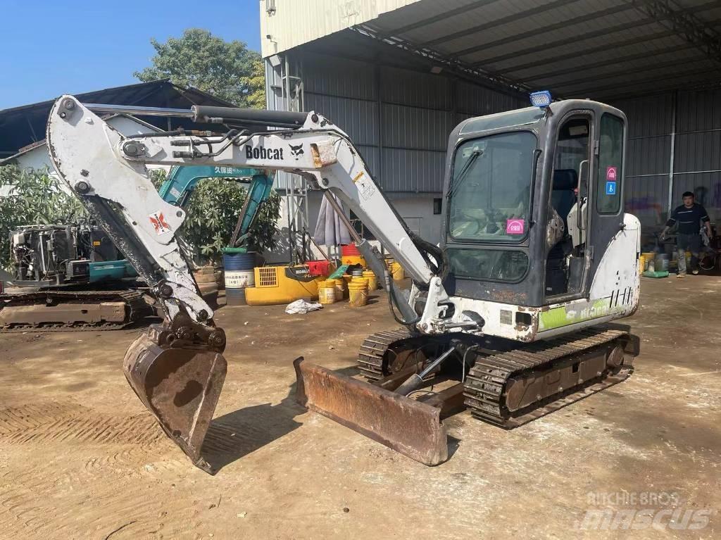 Bobcat 331 حفارات زحافة