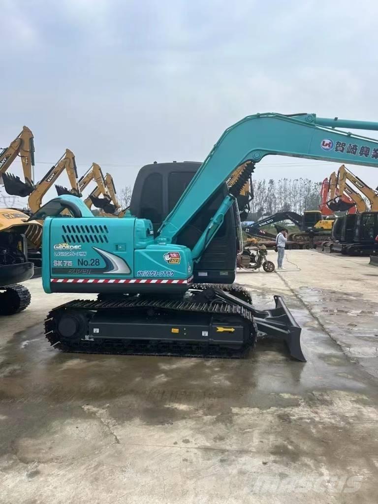 Kobelco SK 75 حفارات زحافة
