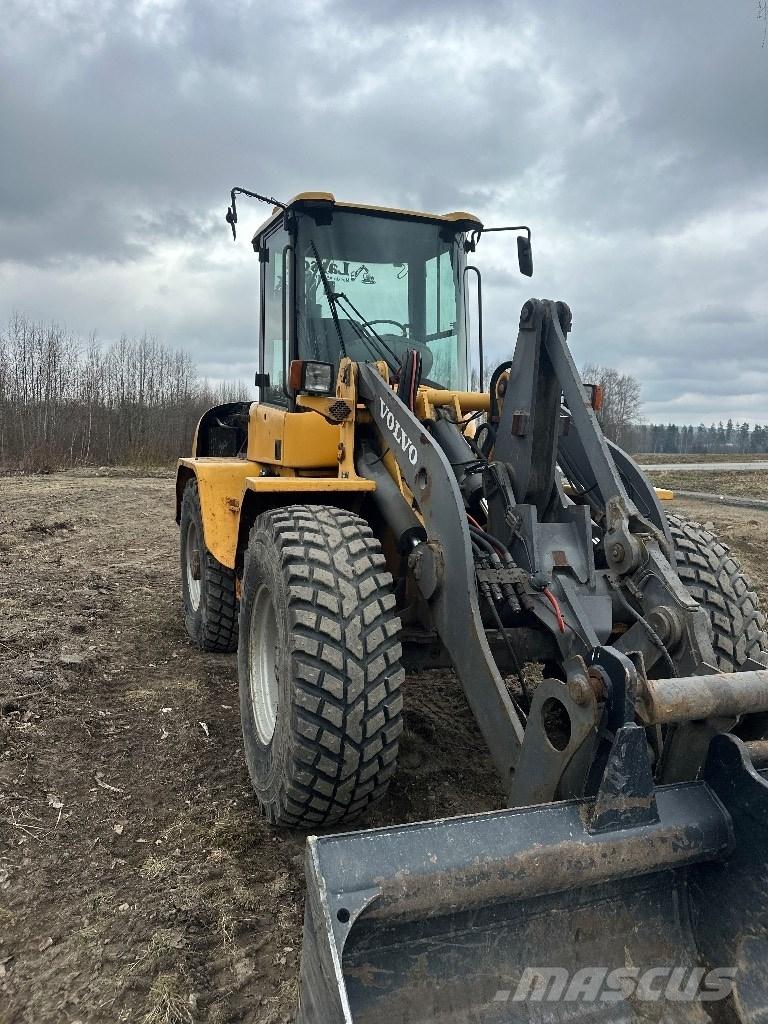 Volvo L 40 B TPS لوادر بعجل