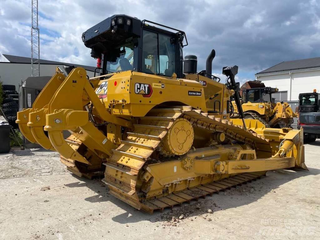 CAT D 6 XE LGP بلدوزرات مجنزرة