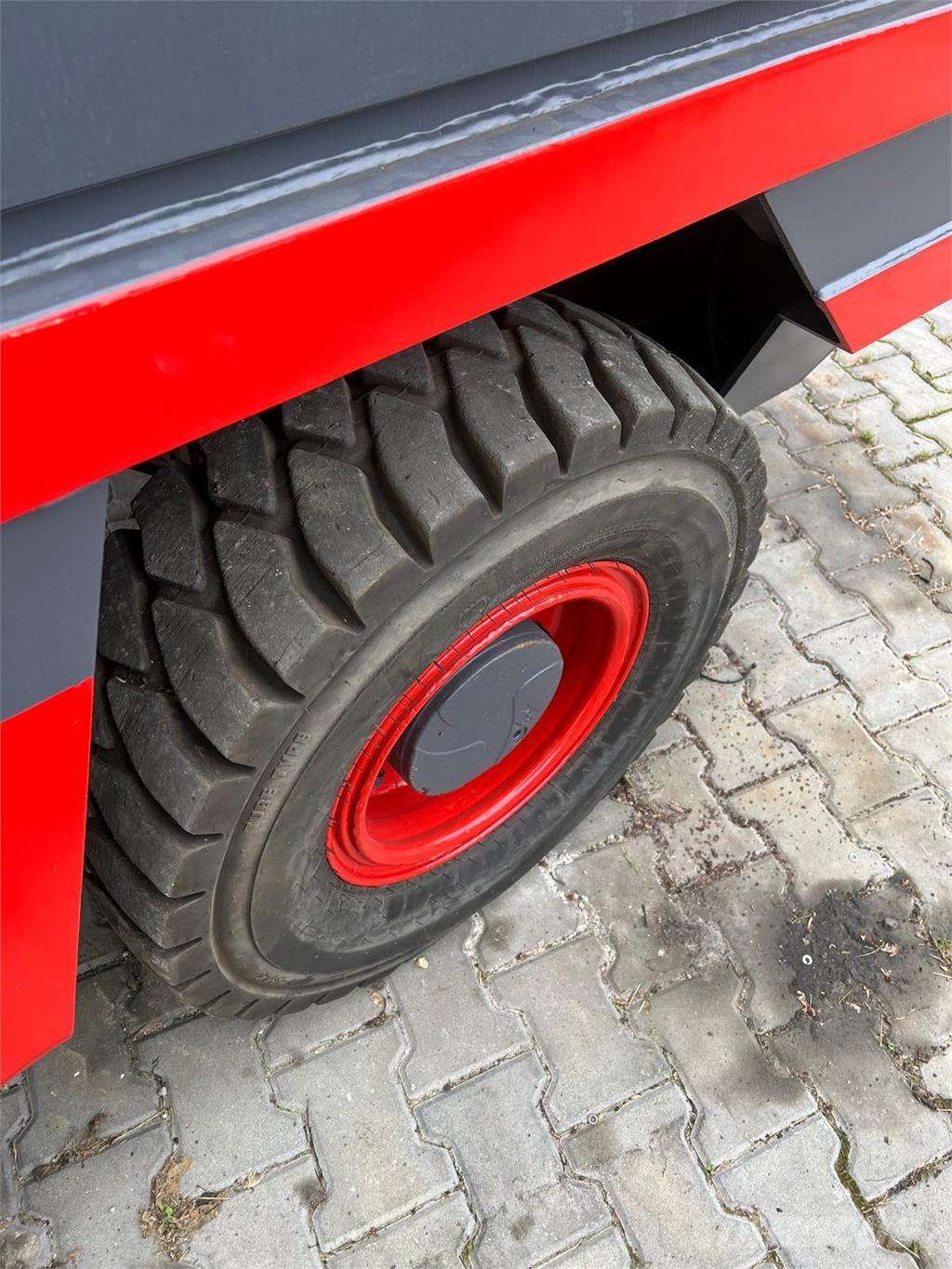 Linde S50D لوادر جانبية