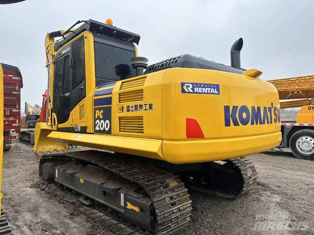 Komatsu PC200 حفارات زحافة