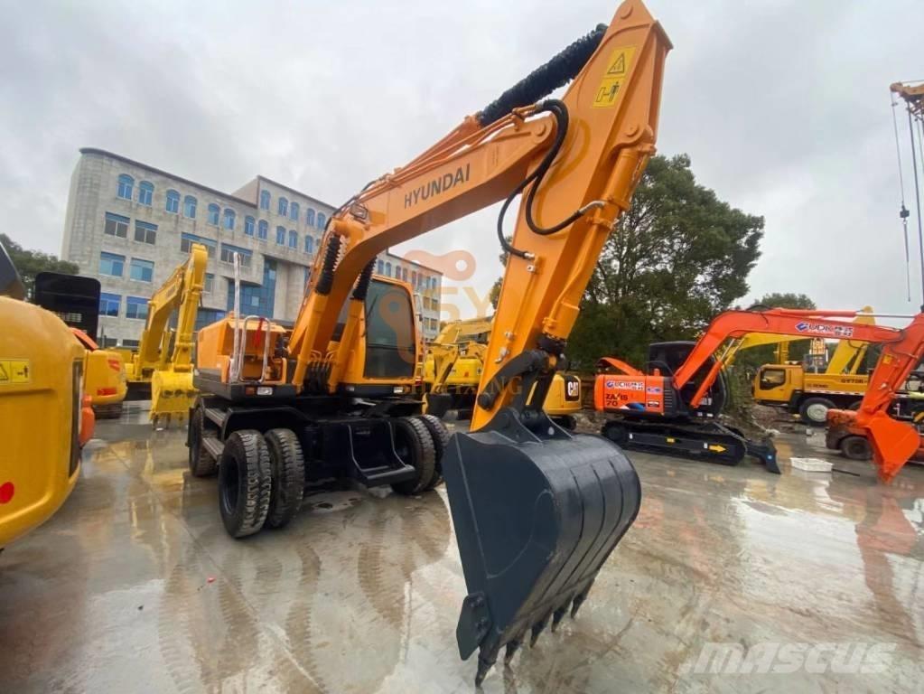 Hyundai 150W -7 حفارات بعجل