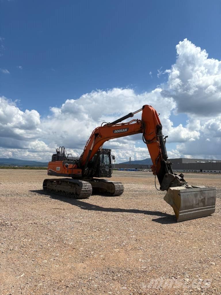 Doosan DX 300 LC-5 حفارات زحافة
