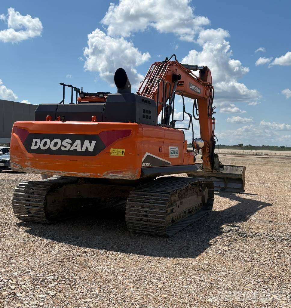 Doosan DX 300 LC-5 حفارات زحافة