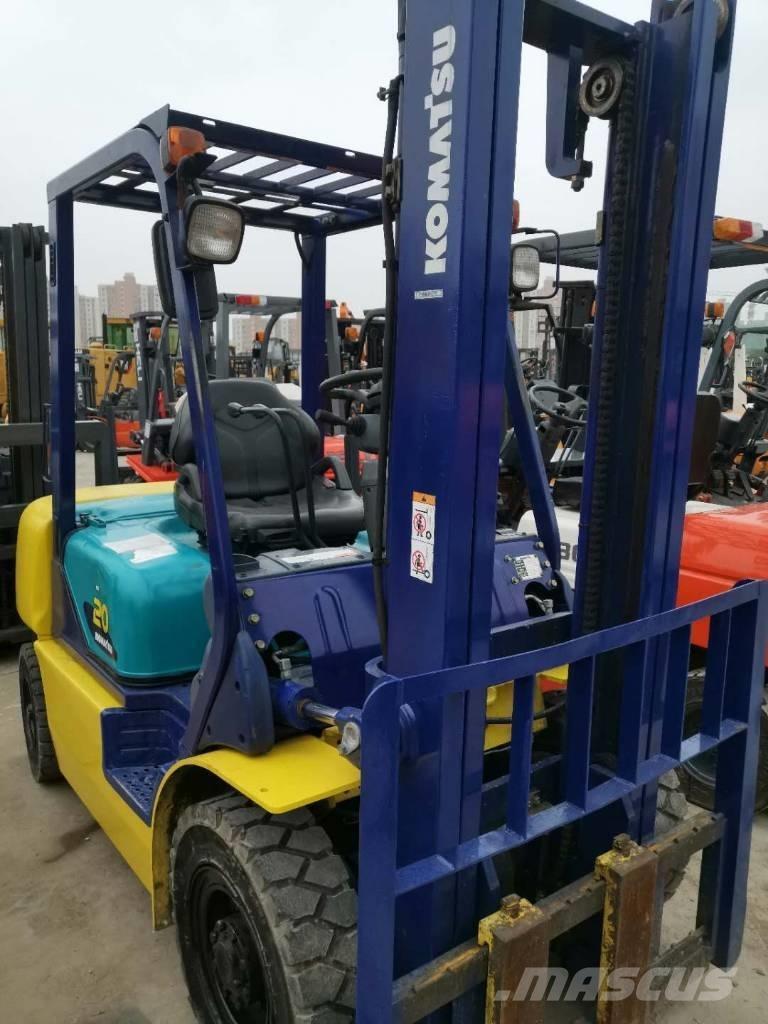 Komatsu 30 مناولات متداخلة