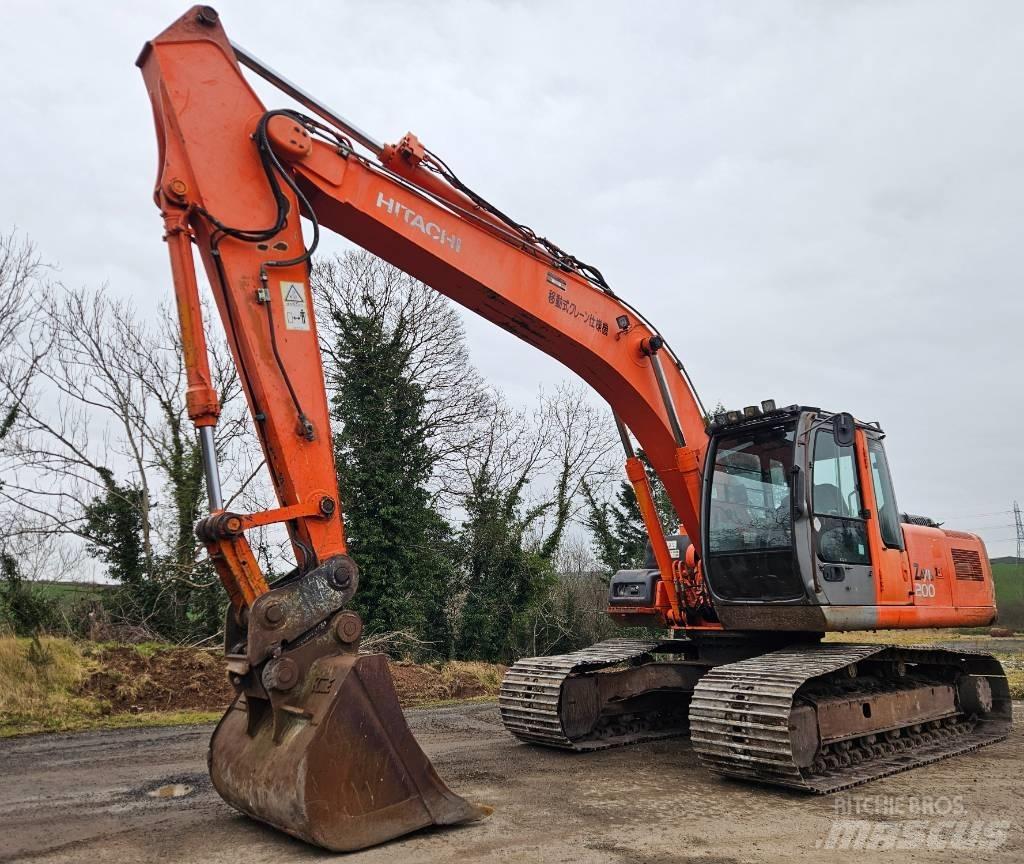 Hitachi ZX 200-1 A/C حفارات زحافة