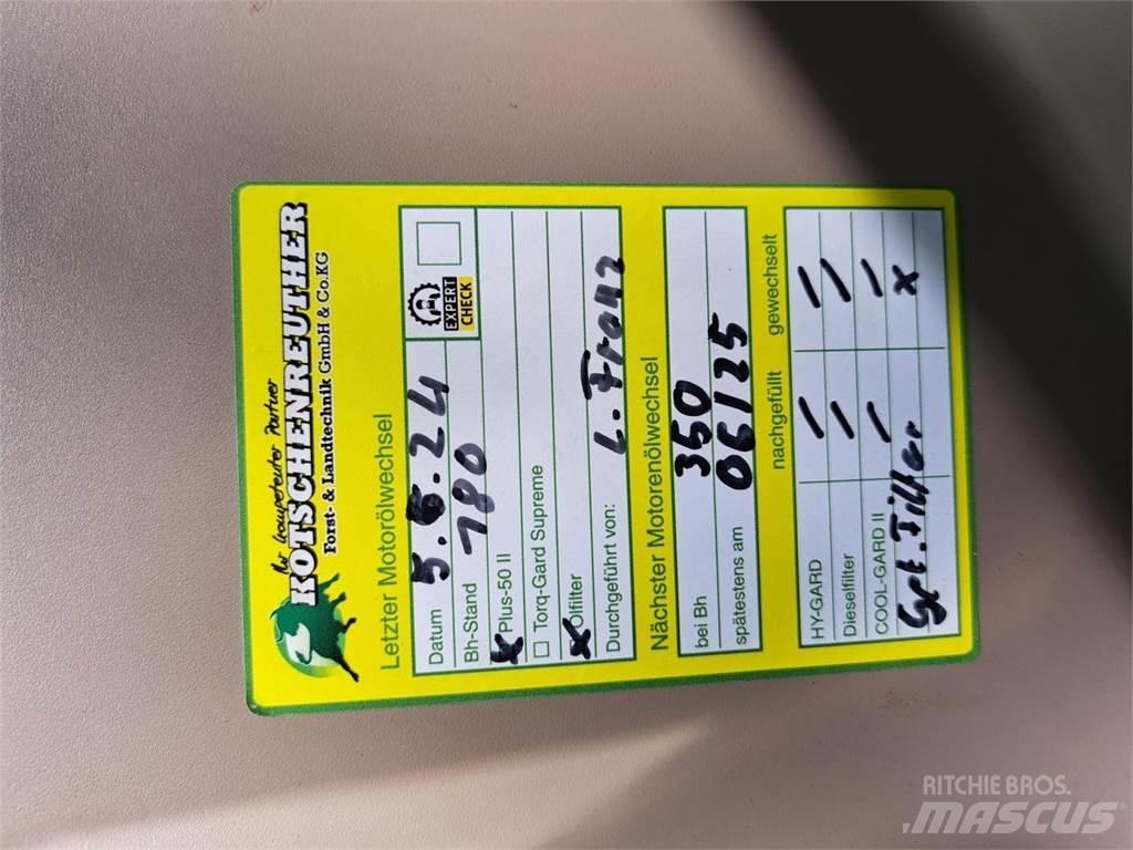 John Deere 5058E الجرارات