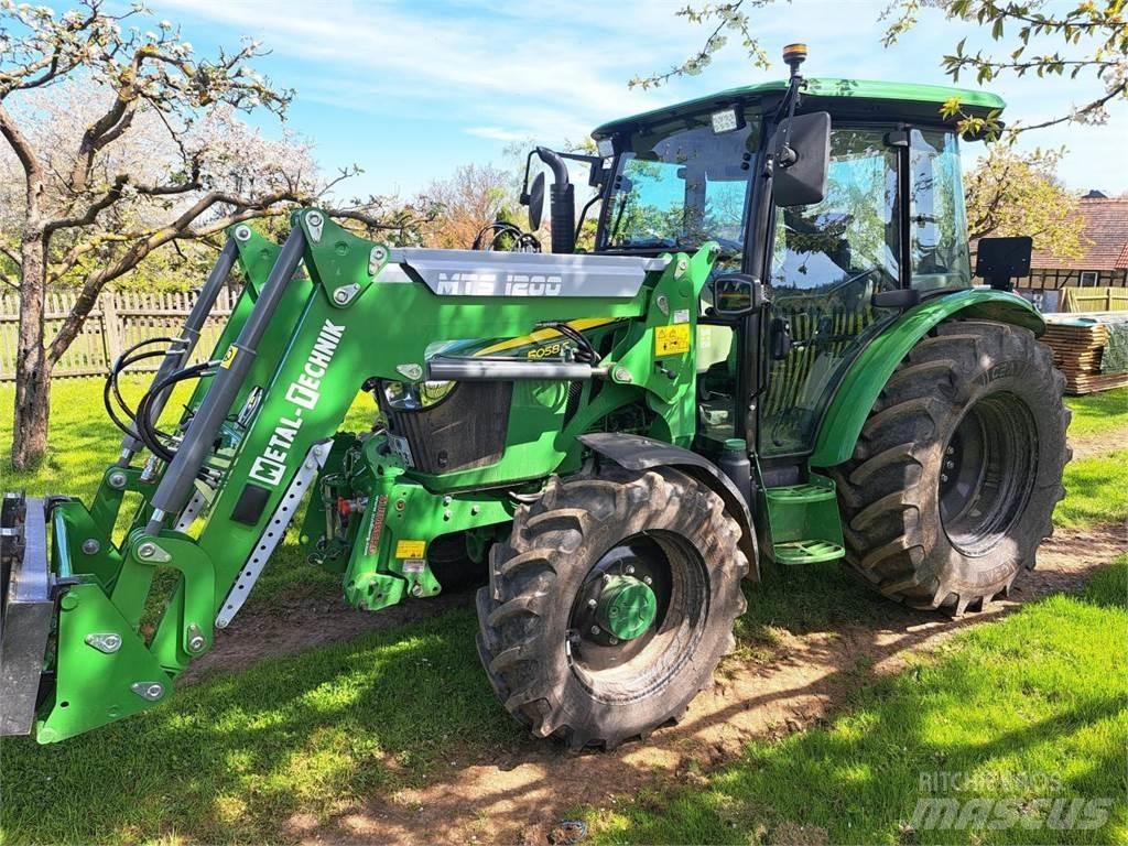 John Deere 5058E الجرارات