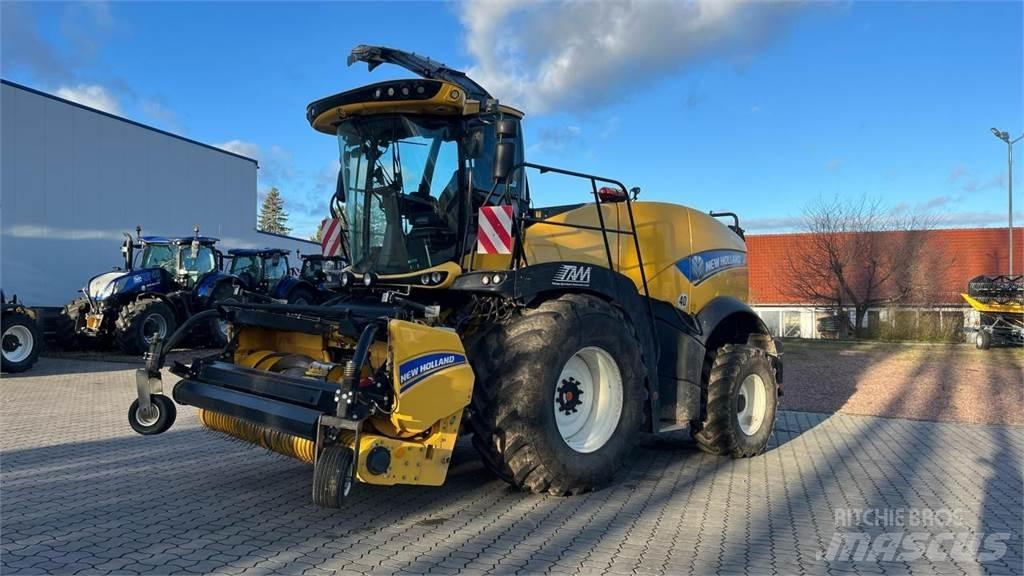 New Holland FR 550 علافات ذاتية الدفع