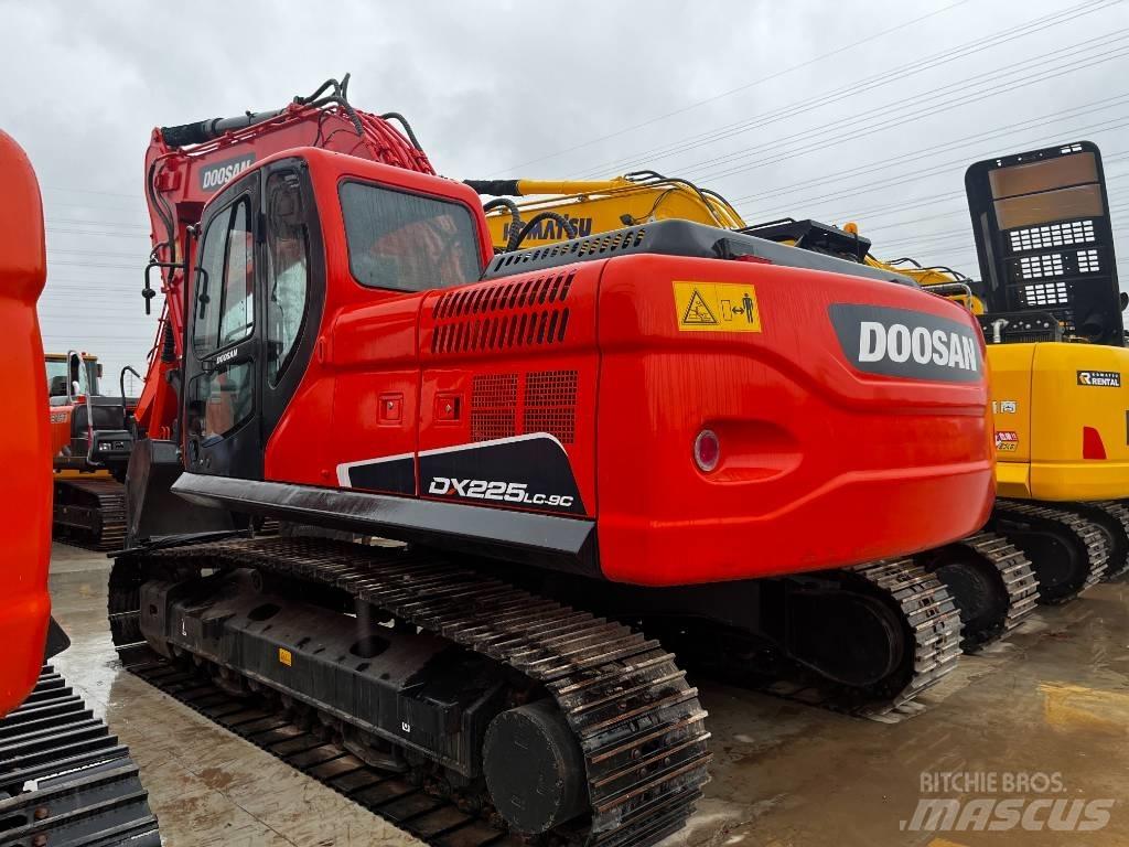 Doosan DX 225 LC-9 حفارات زحافة