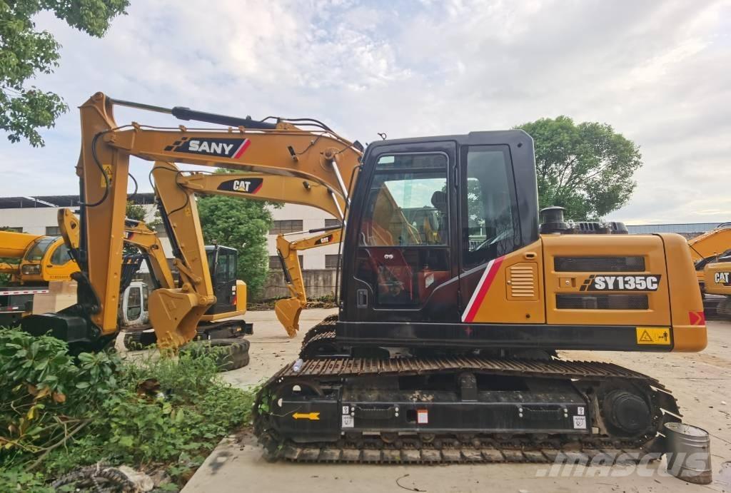 Sany SY 135 C حفارات زحافة