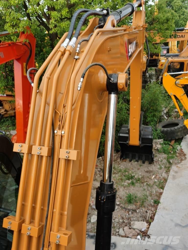 Sany SY 135 C حفارات زحافة