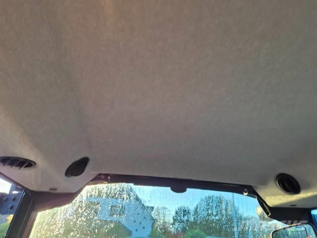 Valtra A105 HiTech الجرارات